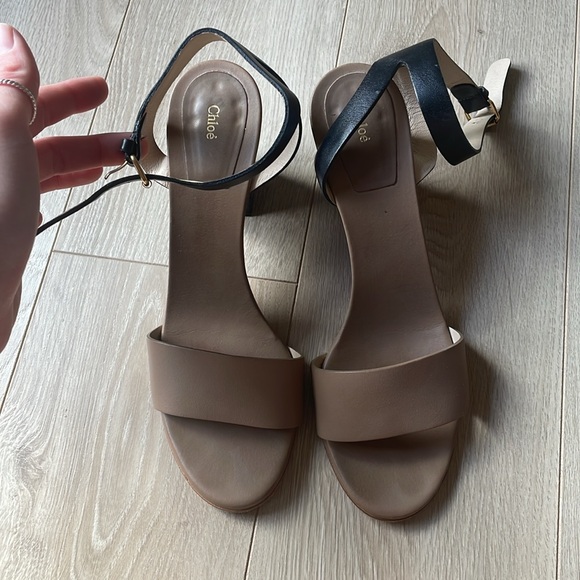 Excellent condition Chole Sandals with chunky heel. Black and tan leather. - Picture 3 of 13